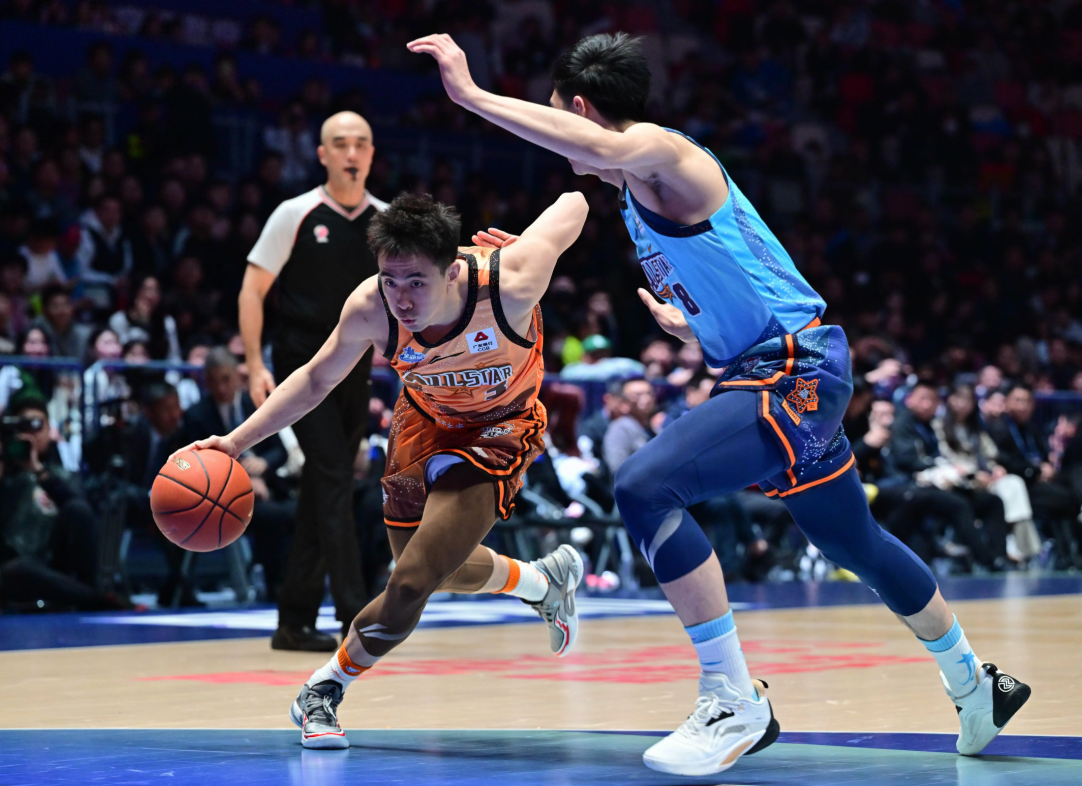 bettinge Sports-关于重磅！集结日多伦多猛龙备战CBA季后赛拉齐奥迎欧冠关键赛，巴塞罗那赛后更衣室发声的信息